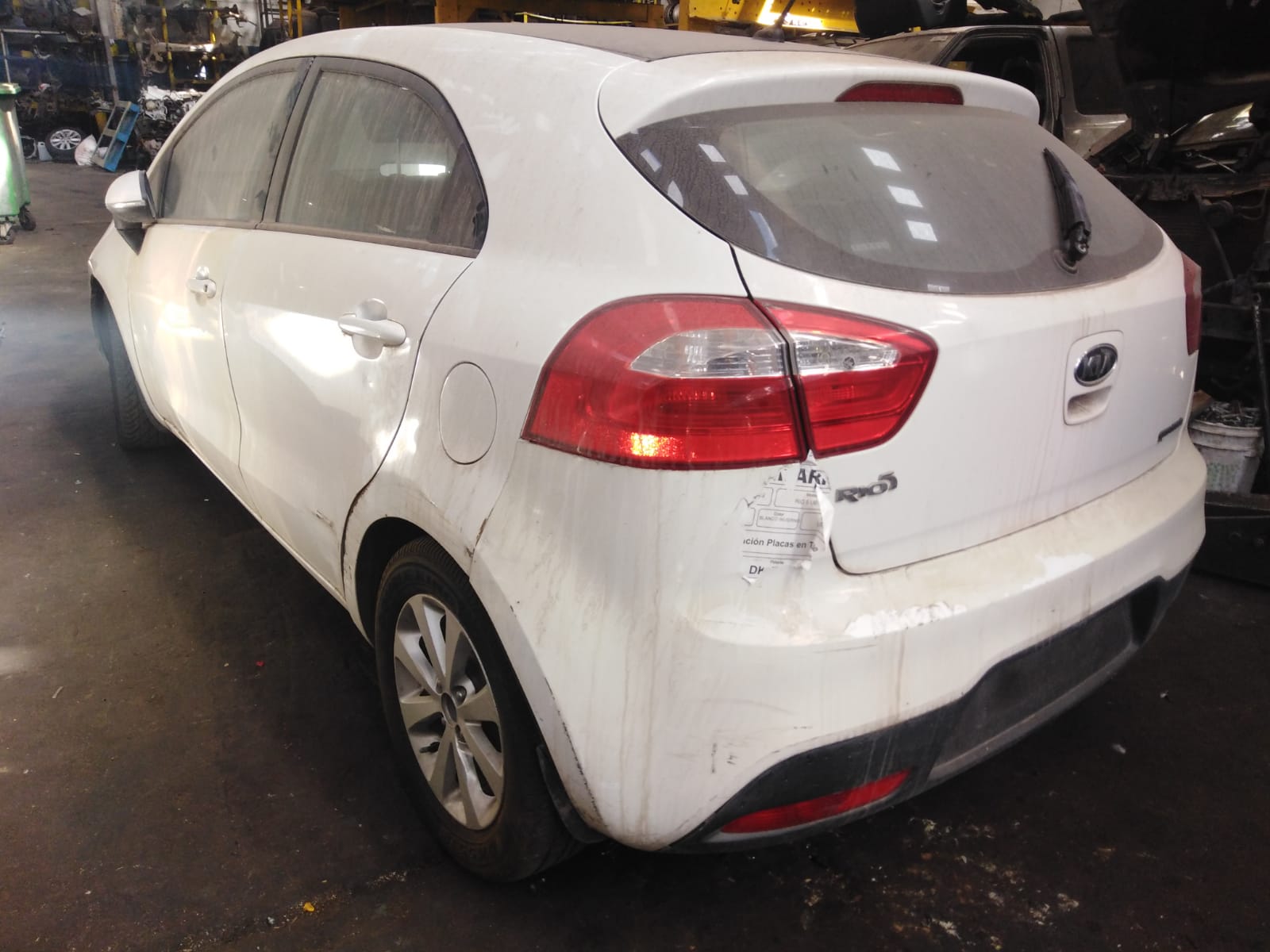  Kia RIO 2012    EN DESARME